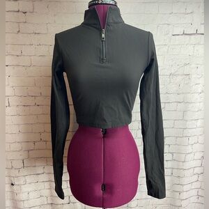 Vitality Size medium black long sleeve quarter zip top